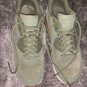 New NIKE’S  (barely worn once) No Box